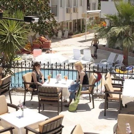 Sunbird Hotell Side